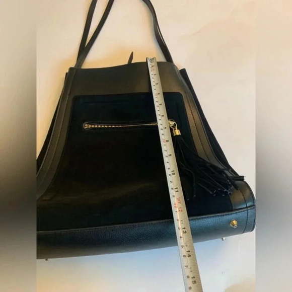 H&M Gorgeous faux leather and suede  bucket style purse. In black. - Picture 14 of 16